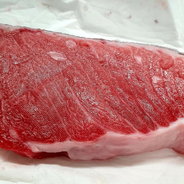 Le Toro ( ventrèche) de Thon Rouge  Méditerranée . Produit exceptionnel. Arrivage cette nuit
Www.fmbmonaco.com #tracabilite #foodsecurity #sashimi #monaco  #catering #delivery #poissonnerie #sashimilover #yachtlife #bluefintuna #monacolife