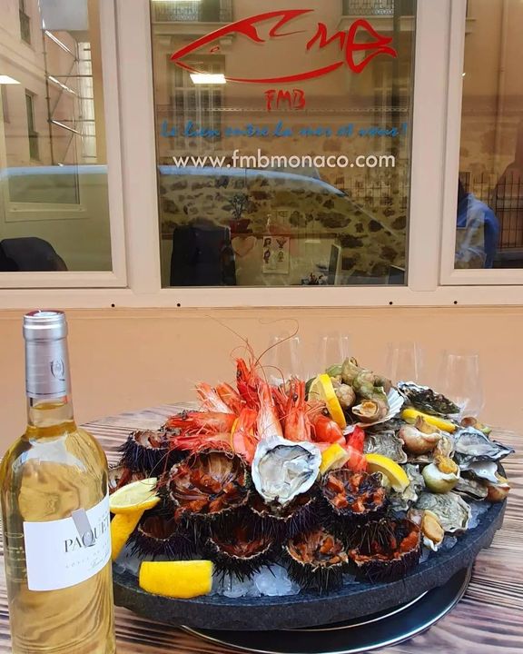 Ça se passe comme ça les dégustations au bureau . #fmbmonaco #seafoodmonaco #poissonnerie #foodsecurity #deliveries #bestfish #seaurchin #oysters #wholesaler